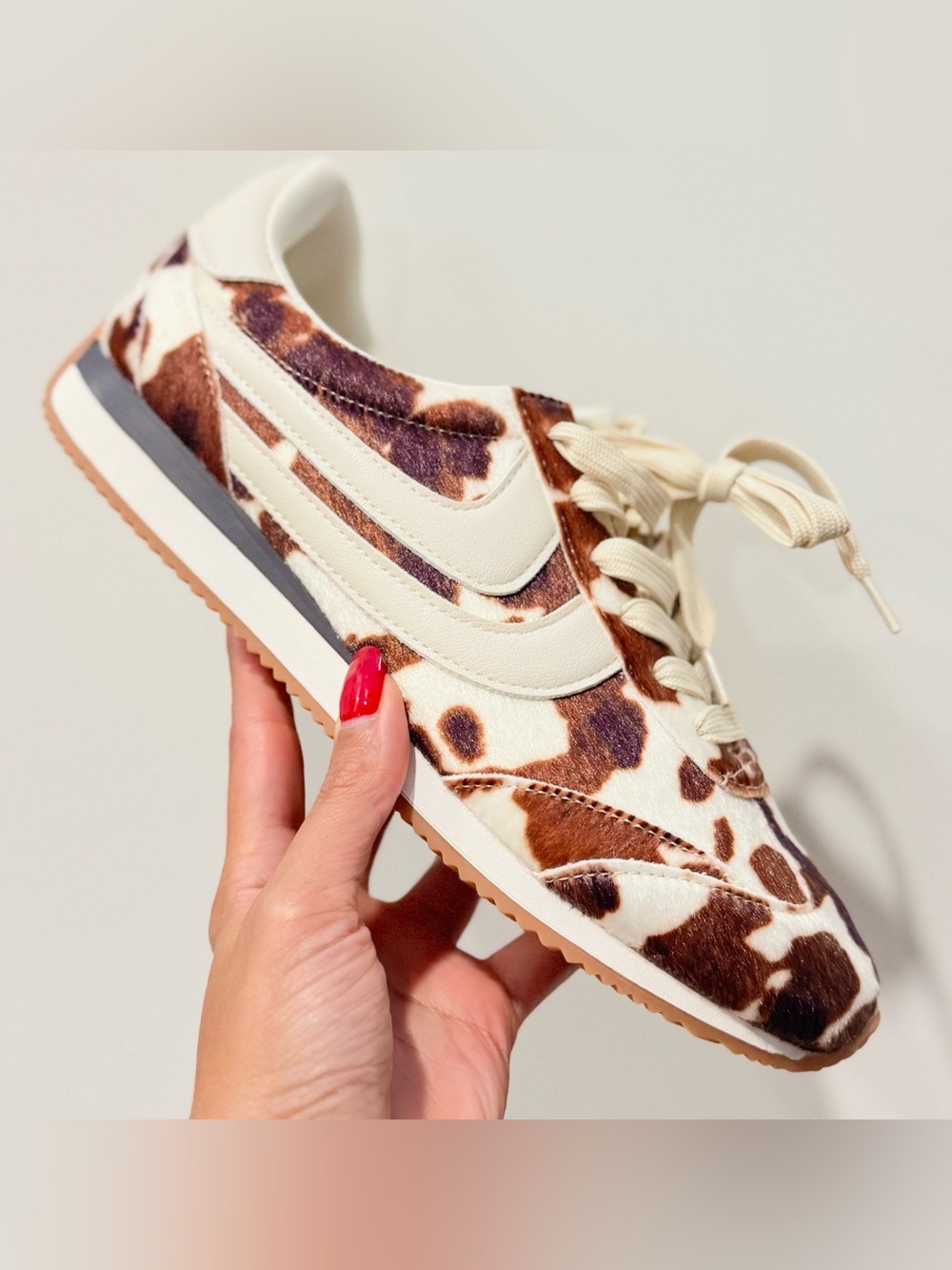 New Women’s Cream & Brown Cow-Print Retro Sneaker size 7.5